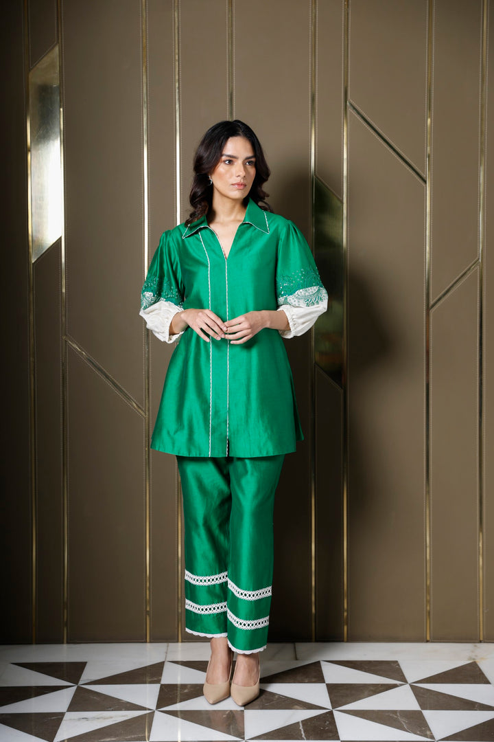 EMBROIDERED KURTA WITH PANTS (GREEN)